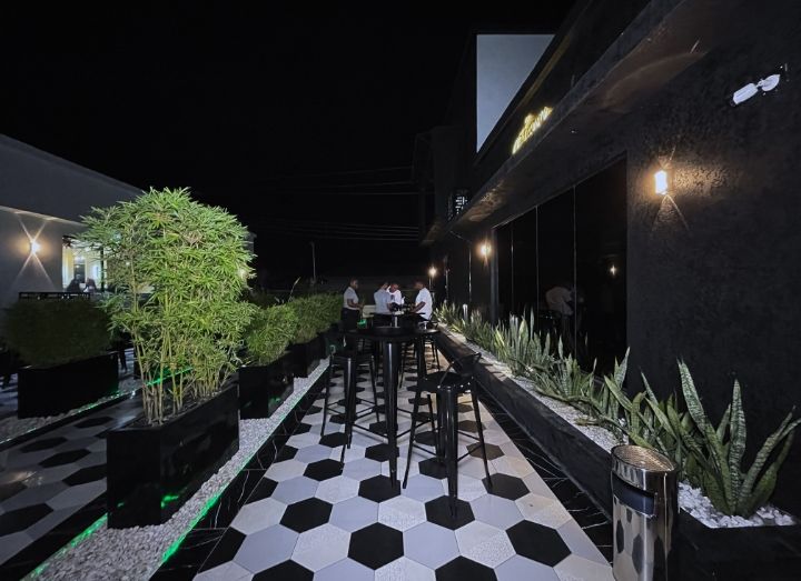 SAVVY Restaurant and lounge photo 3